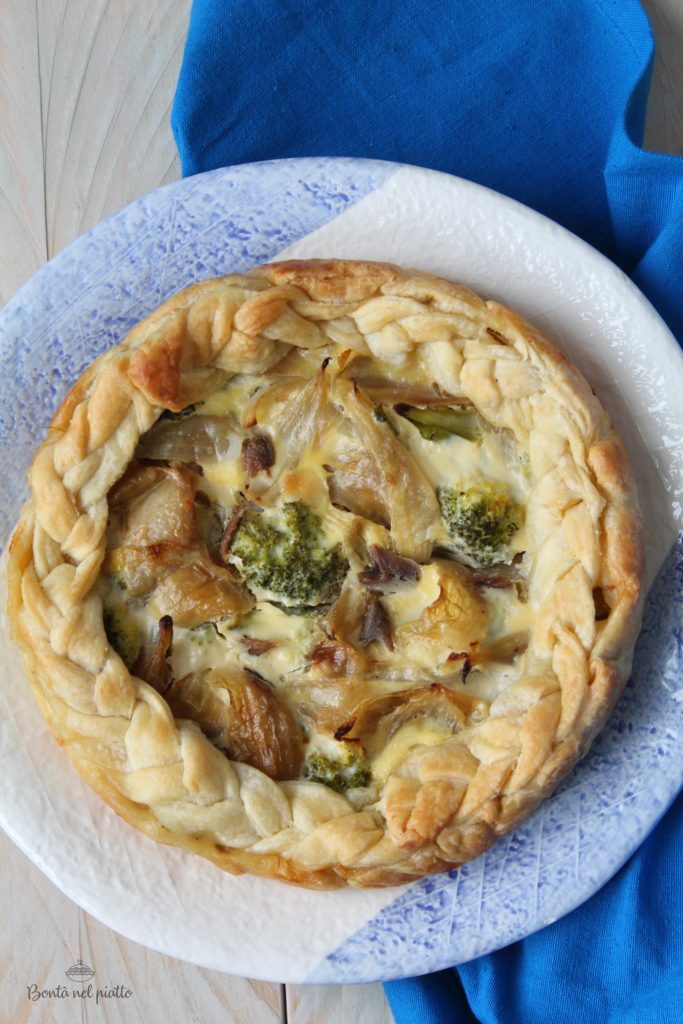 Torta salata con broccoli e cipolle